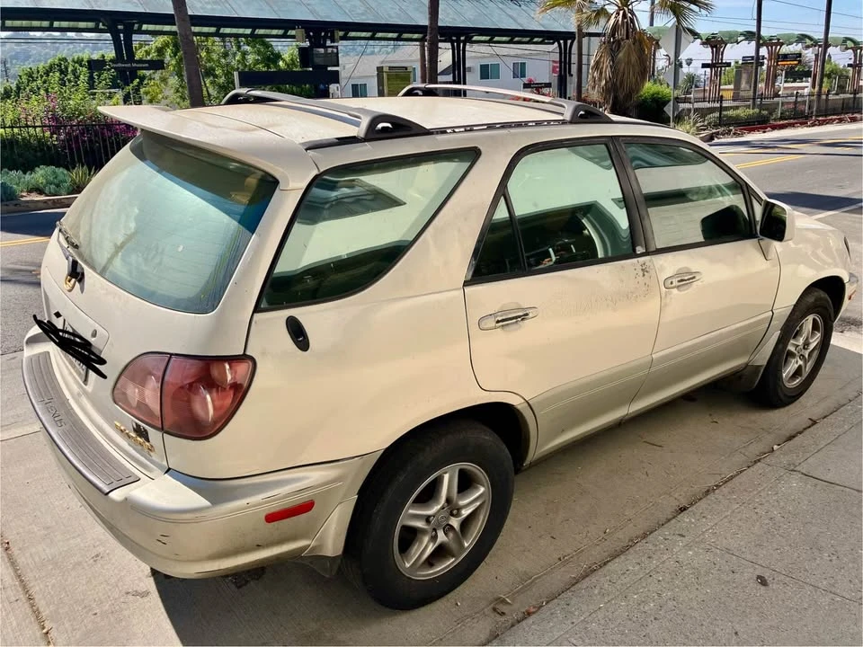 2000 Lexus RX 1st Gen - Image 5 of 16