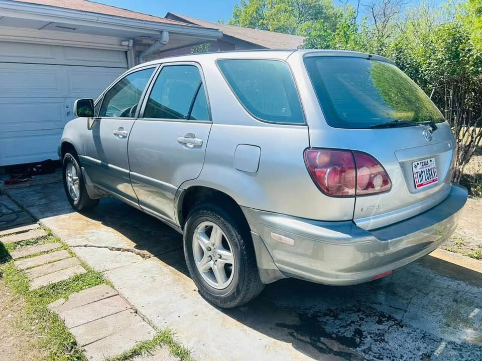 2000 Lexus RX 1st Gen - Image 5 of 8