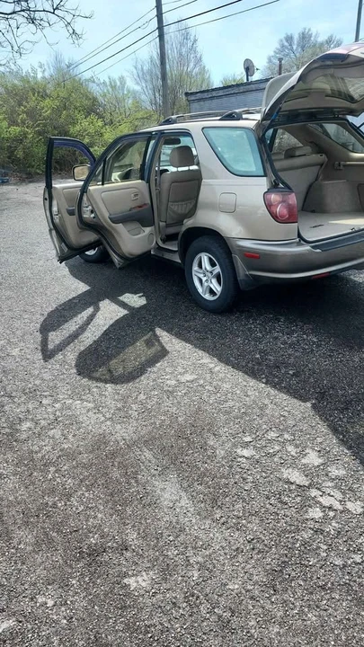 2000 Lexus RX 1st Gen - Image 11 of 20