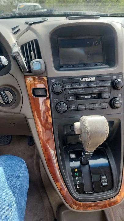 2000 Lexus RX 1st Gen - Image 15 of 20