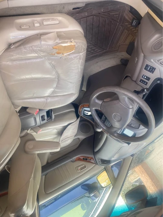 2000 Lexus RX 1st Gen - Image 7 of 9