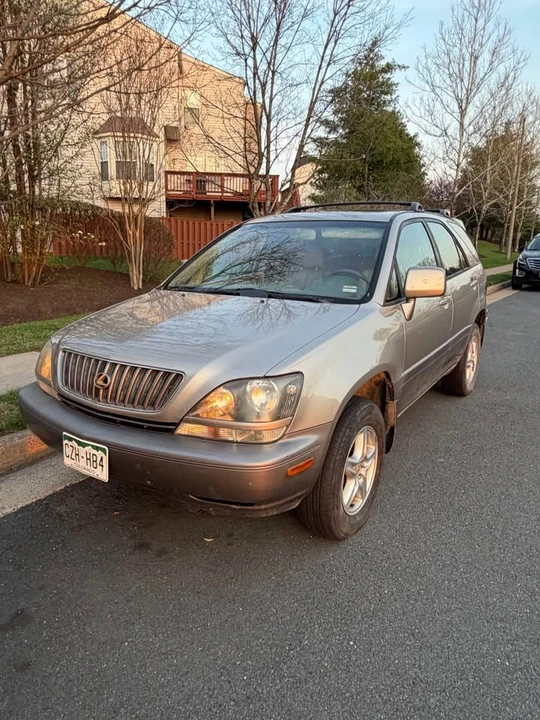 2000 Lexus RX 1st Gen - Image 5 of 11