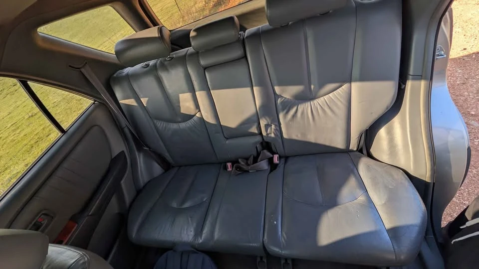 2000 Lexus RX 1st Gen - Image 11 of 16