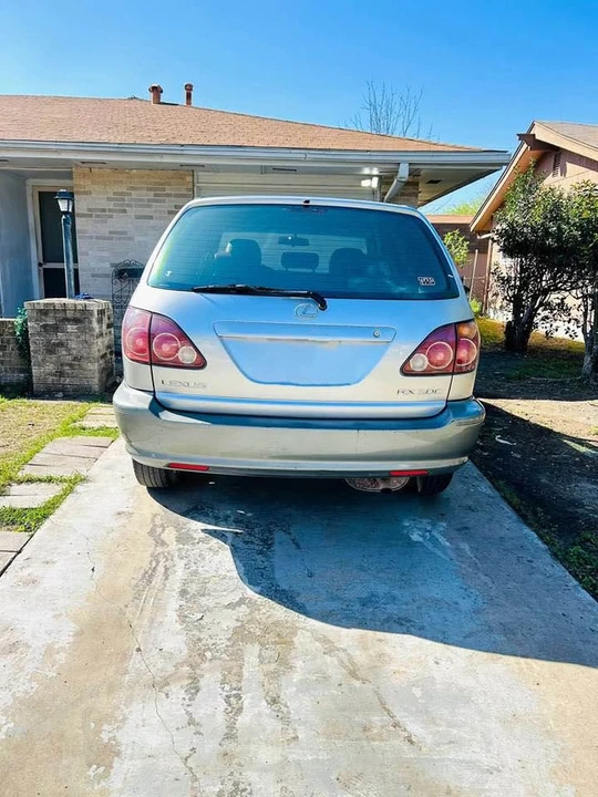 2000 Lexus RX 1st Gen - Image 4 of 8