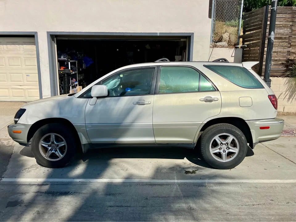 2000 Lexus RX 1st Gen - Image 8 of 16