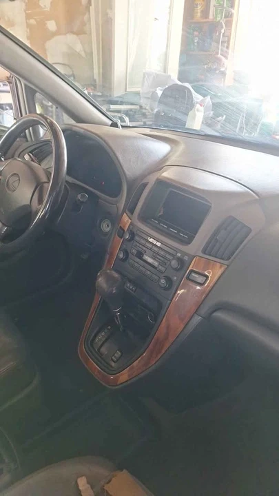 2000 Lexus RX 1st Gen - Image 9 of 9