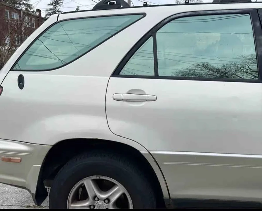 2000 Lexus RX 1st Gen - Image 3 of 6
