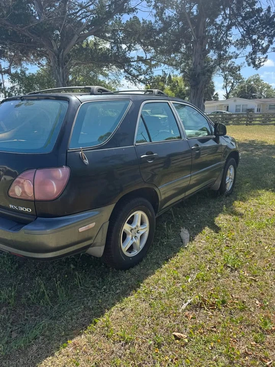 2000 Lexus RX 1st Gen - Image 3 of 7