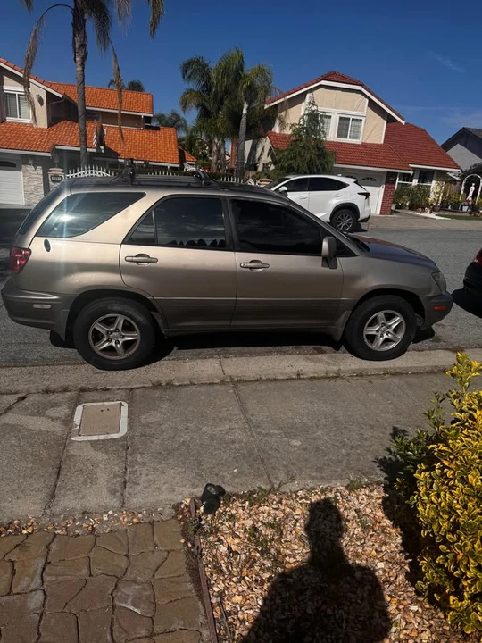 2000 Lexus RX 1st Gen - Image 4 of 8