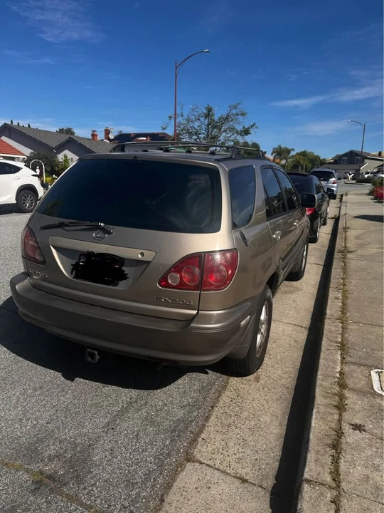 2000 Lexus RX 1st Gen - Image 5 of 8