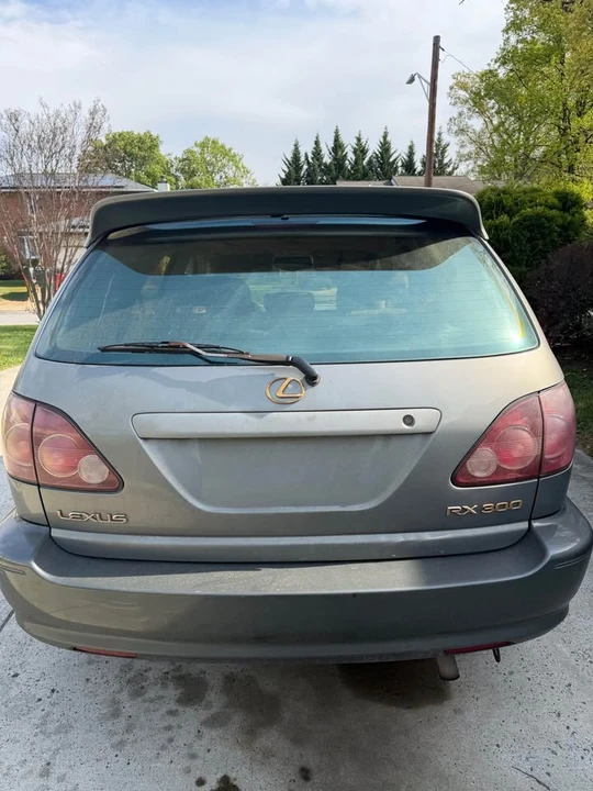 2000 Lexus RX 1st Gen - Image 3 of 5