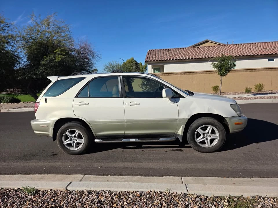 2000 Lexus RX 1st Gen - Image 5 of 9