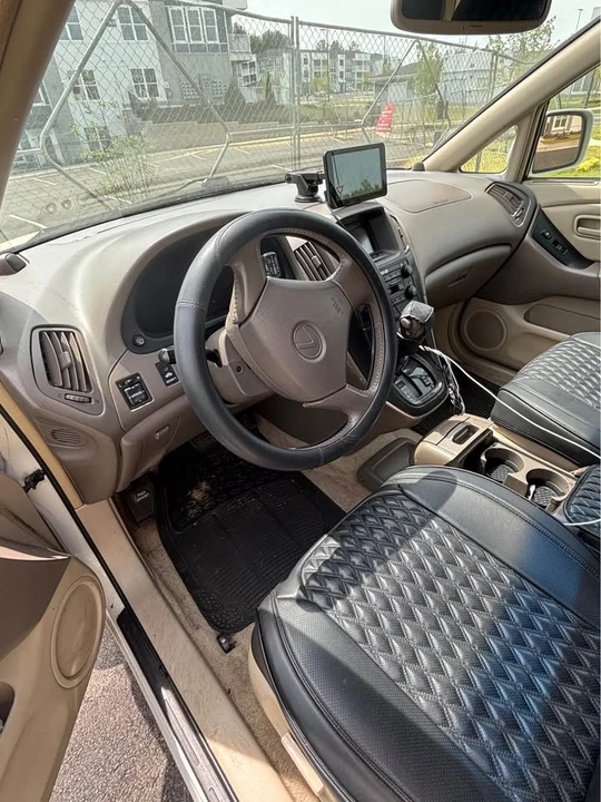 2000 Lexus RX 1st Gen - Image 2 of 10
