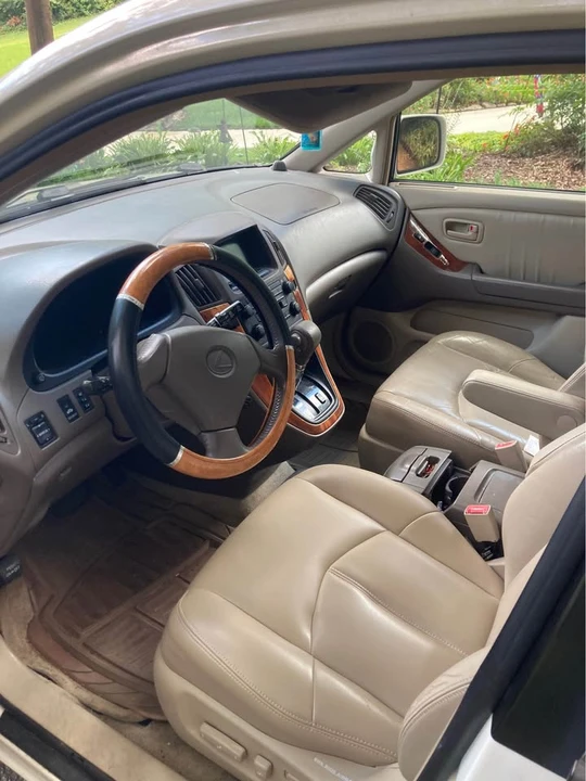 2000 Lexus RX 1st Gen - Image 8 of 10