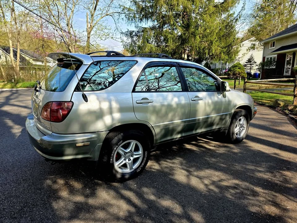 2000 Lexus RX 1st Gen - Image 2 of 7