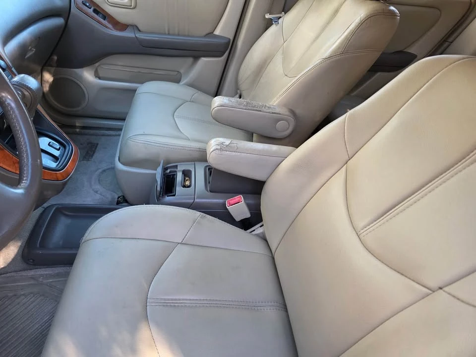 2000 Lexus RX 1st Gen - Image 9 of 9