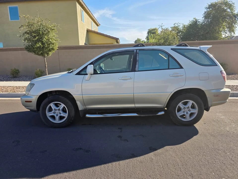 2000 Lexus RX 1st Gen - Image 4 of 9