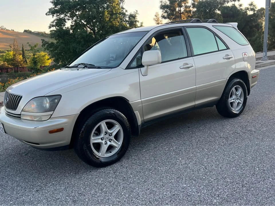 2000 Lexus RX 1st Gen - Image 2 of 8