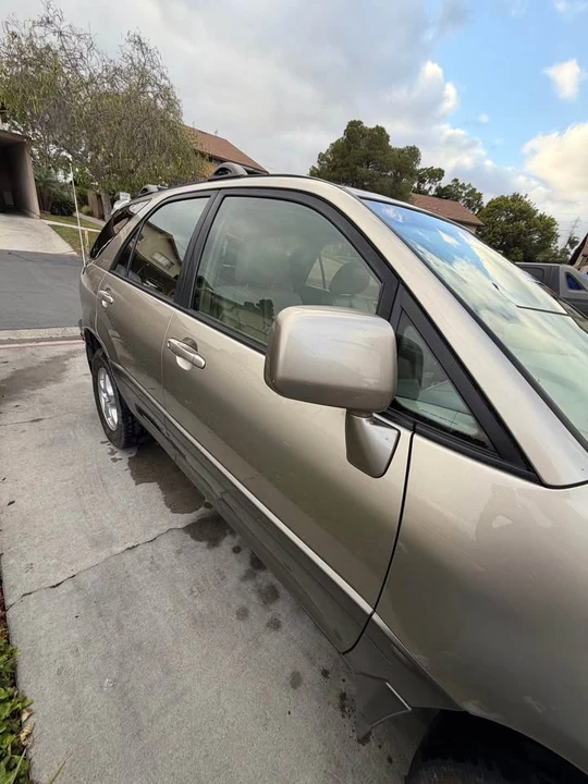 2000 Lexus RX 1st Gen - Image 10 of 14