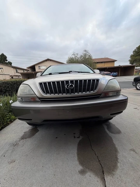 2000 Lexus RX 1st Gen - Image 11 of 14