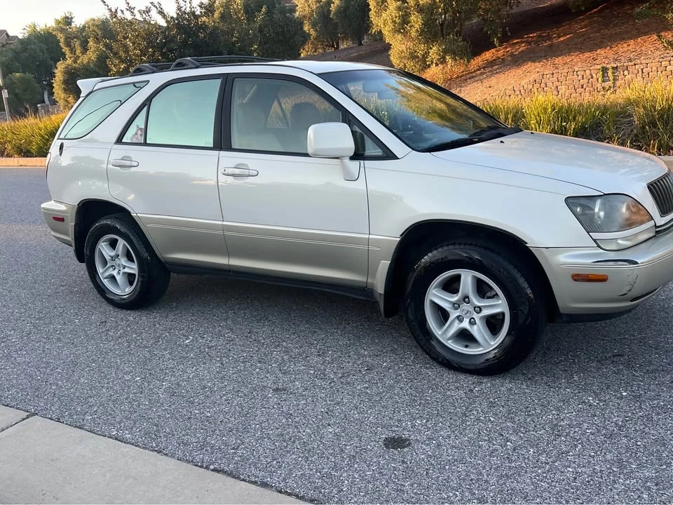 2000 Lexus RX 1st Gen - Image 3 of 8
