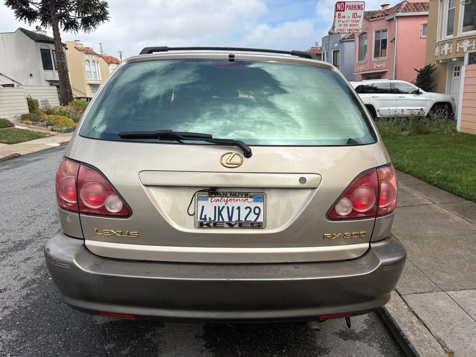 2000 Lexus RX 1st Gen - Image 2 of 4