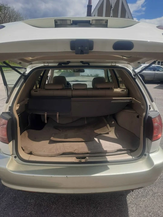 2000 Lexus RX 1st Gen - Image 11 of 16