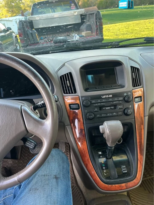 2000 Lexus RX 1st Gen - Image 5 of 14