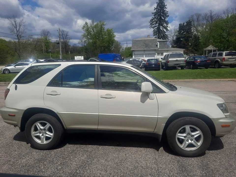 2000 Lexus RX 1st Gen - Image 2 of 16