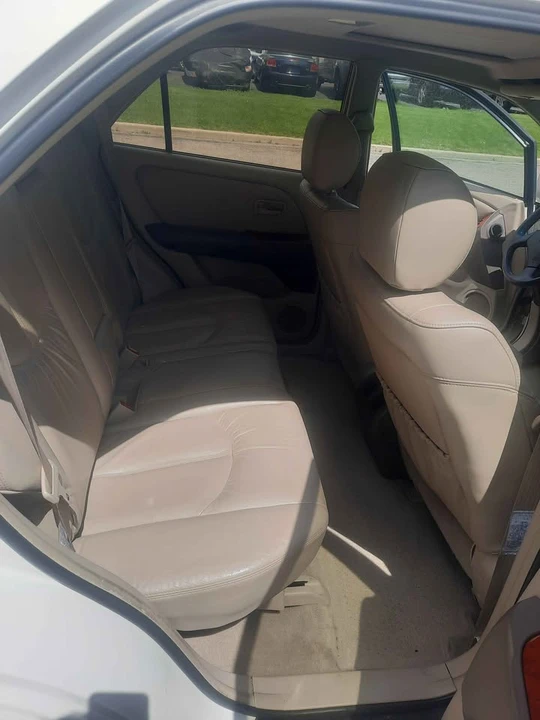 2000 Lexus RX 1st Gen - Image 12 of 16