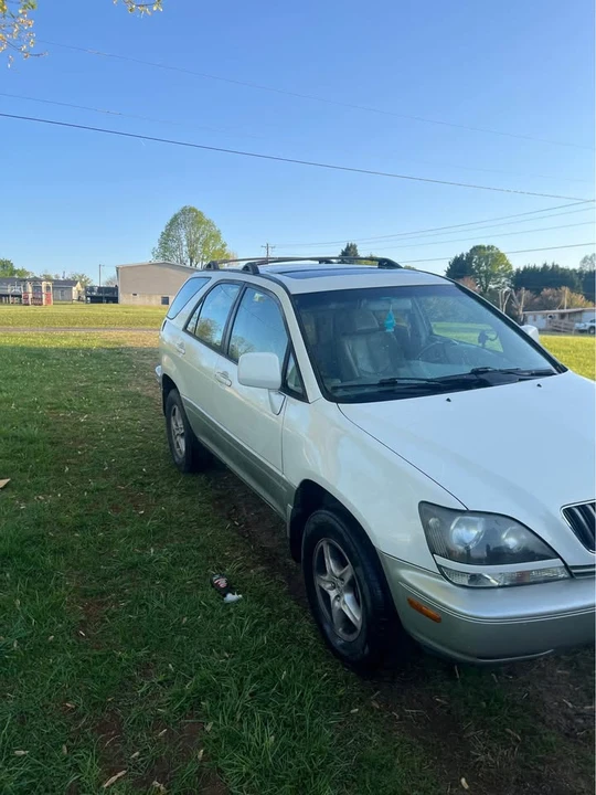 2000 Lexus RX 1st Gen - Image 2 of 14