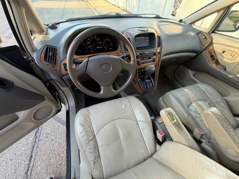 2000 Lexus RX 1st Gen - Image 5 of 20