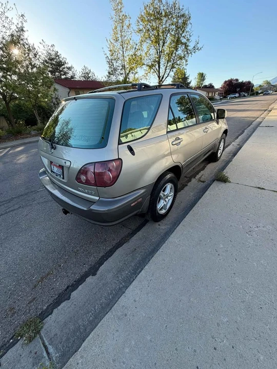 2000 Lexus RX 1st Gen - Image 16 of 20