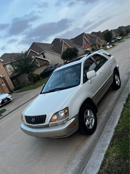 2000 Lexus RX 1st Gen - Image 6 of 8