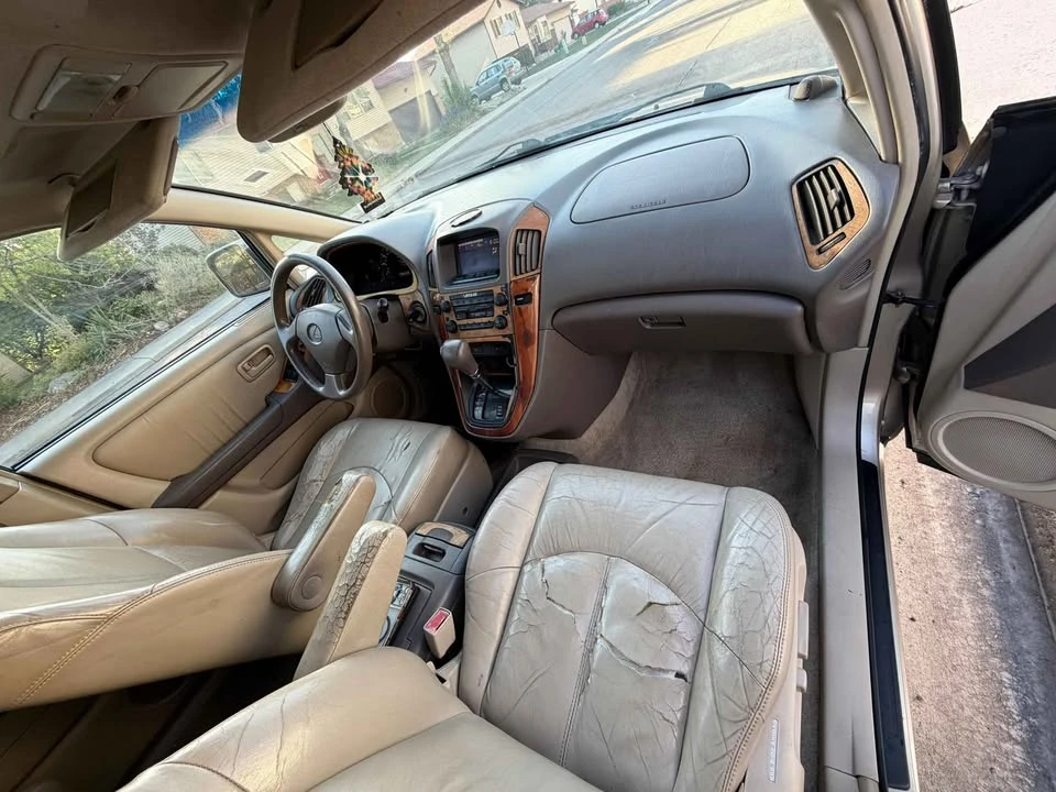 2000 Lexus RX 1st Gen - Image 10 of 20