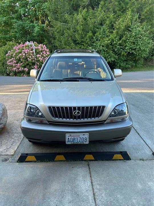 2000 Lexus RX 1st Gen - Image 2 of 20
