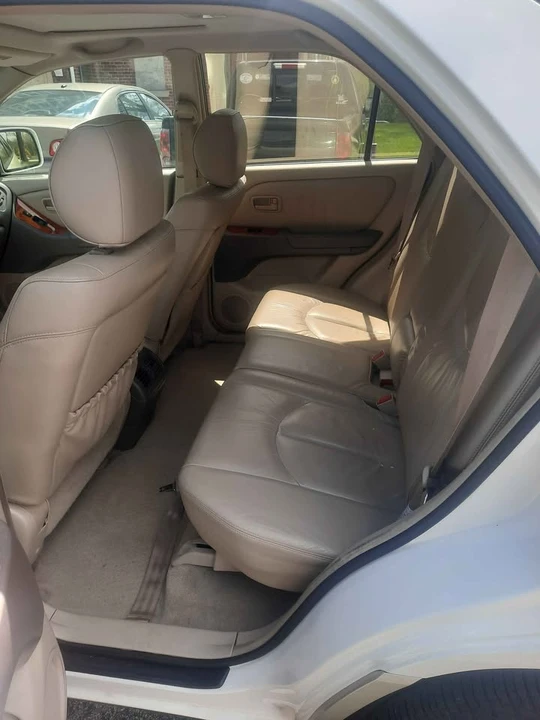 2000 Lexus RX 1st Gen - Image 10 of 16