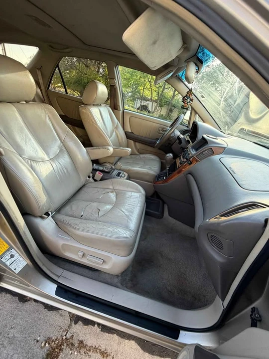 2000 Lexus RX 1st Gen - Image 9 of 20