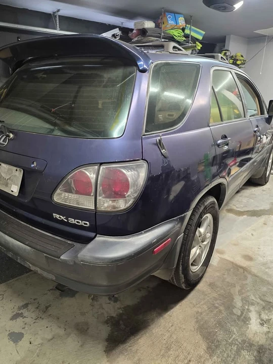 2000 Lexus RX 1st Gen - Image 4 of 5