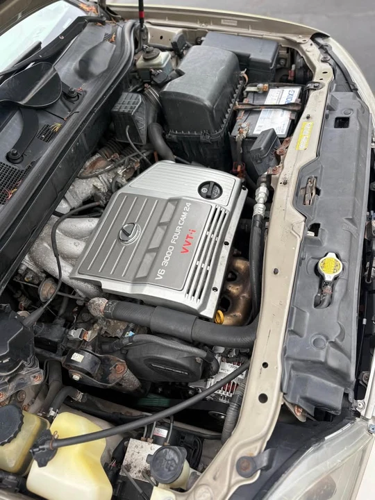2000 Lexus RX 1st Gen - Image 13 of 14