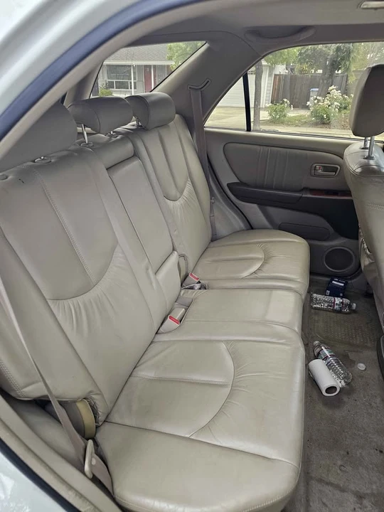 2000 Lexus RX 1st Gen - Image 3 of 4