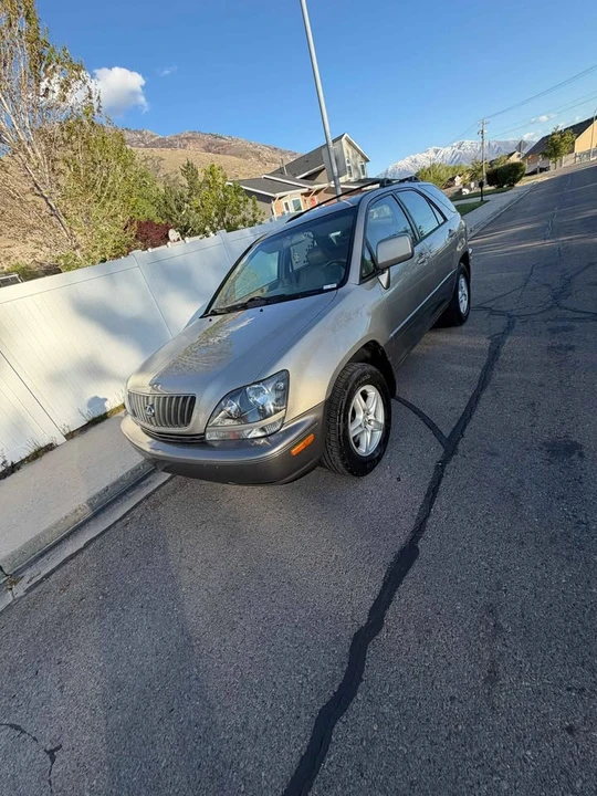 2000 Lexus RX 1st Gen - Image 2 of 20