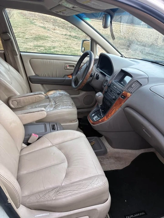 2000 Lexus RX 1st Gen - Image 5 of 6