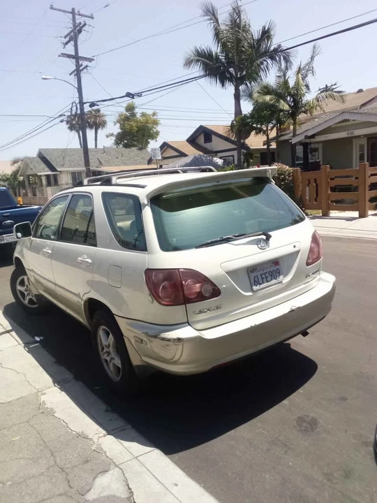 2000 Lexus RX 1st Gen - Image 3 of 7