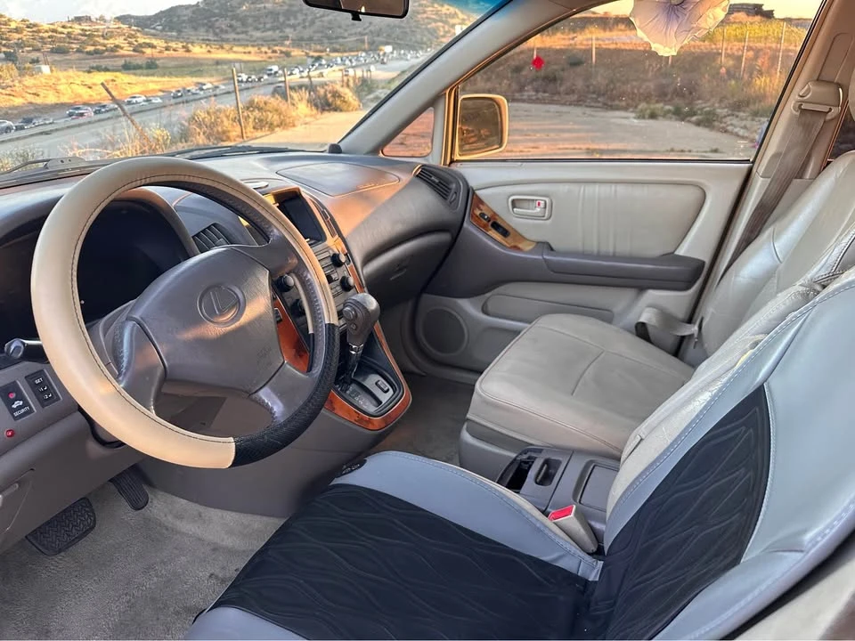 2000 Lexus RX 1st Gen - Image 7 of 11