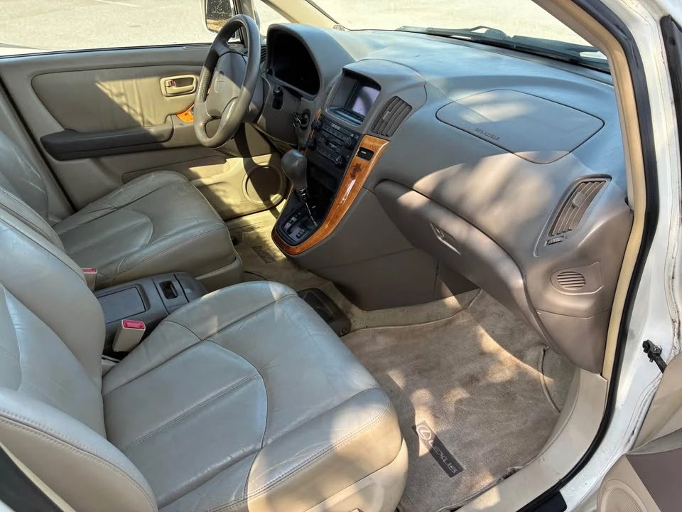 2000 Lexus RX 1st Gen - Image 16 of 20