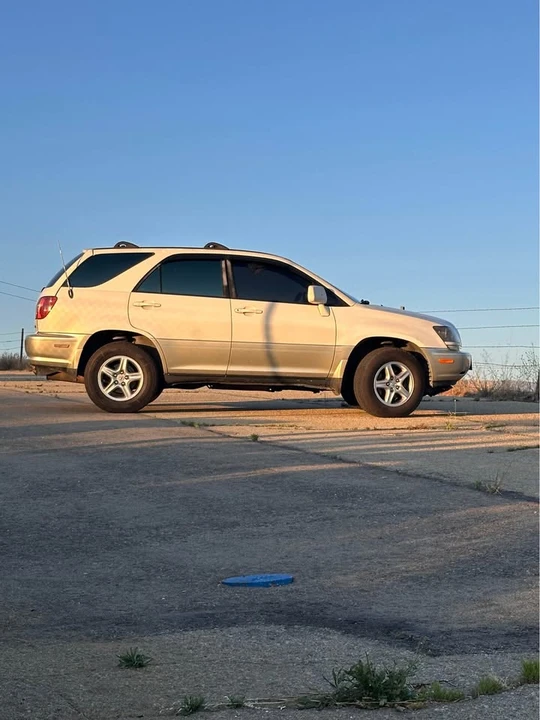 2000 Lexus RX 1st Gen - Image 11 of 11