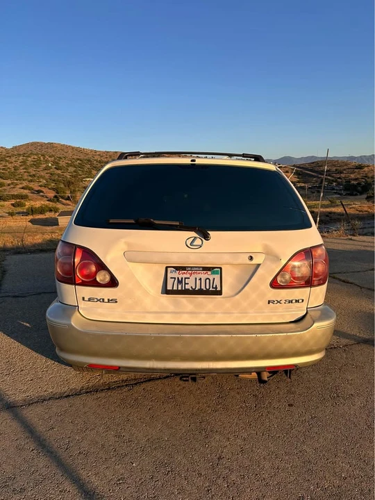 2000 Lexus RX 1st Gen - Image 3 of 11