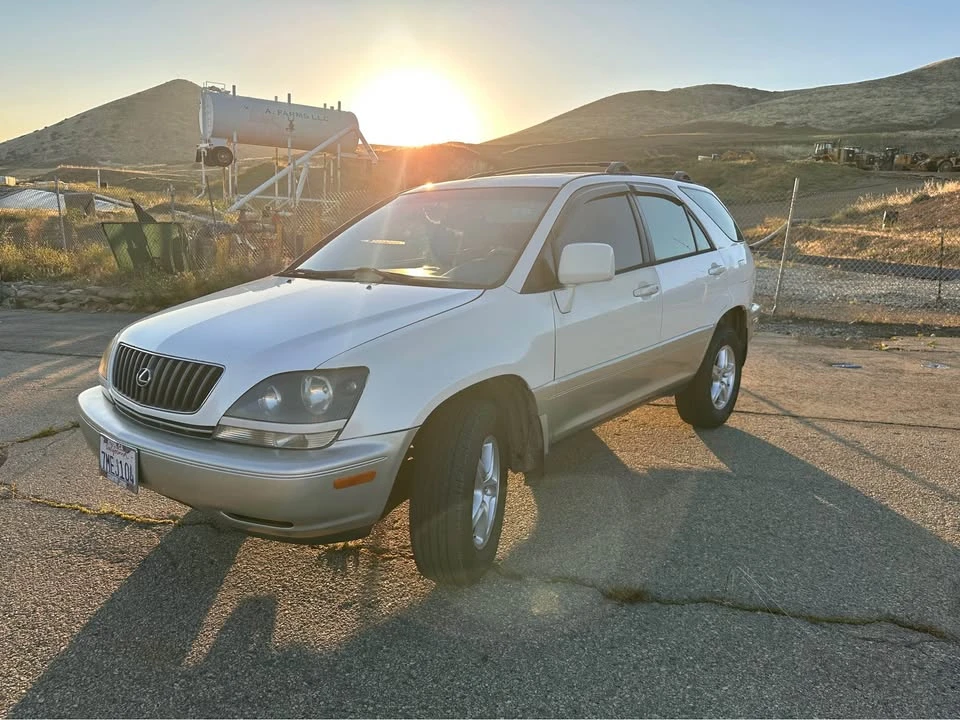 2000 Lexus RX 1st Gen - Image 6 of 11