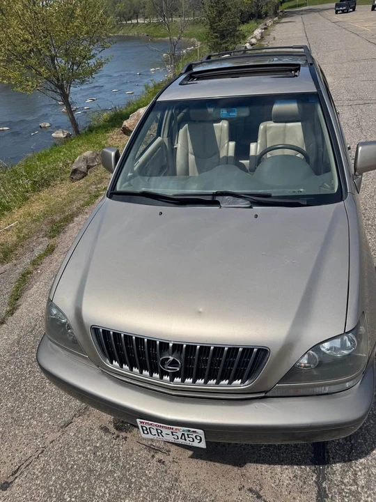 2000 Lexus RX 1st Gen - Image 4 of 10